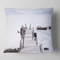 Дизайнарт мъгливо море с кей и лодки - възглавница за хвърляне на морски пейзаж-16х16